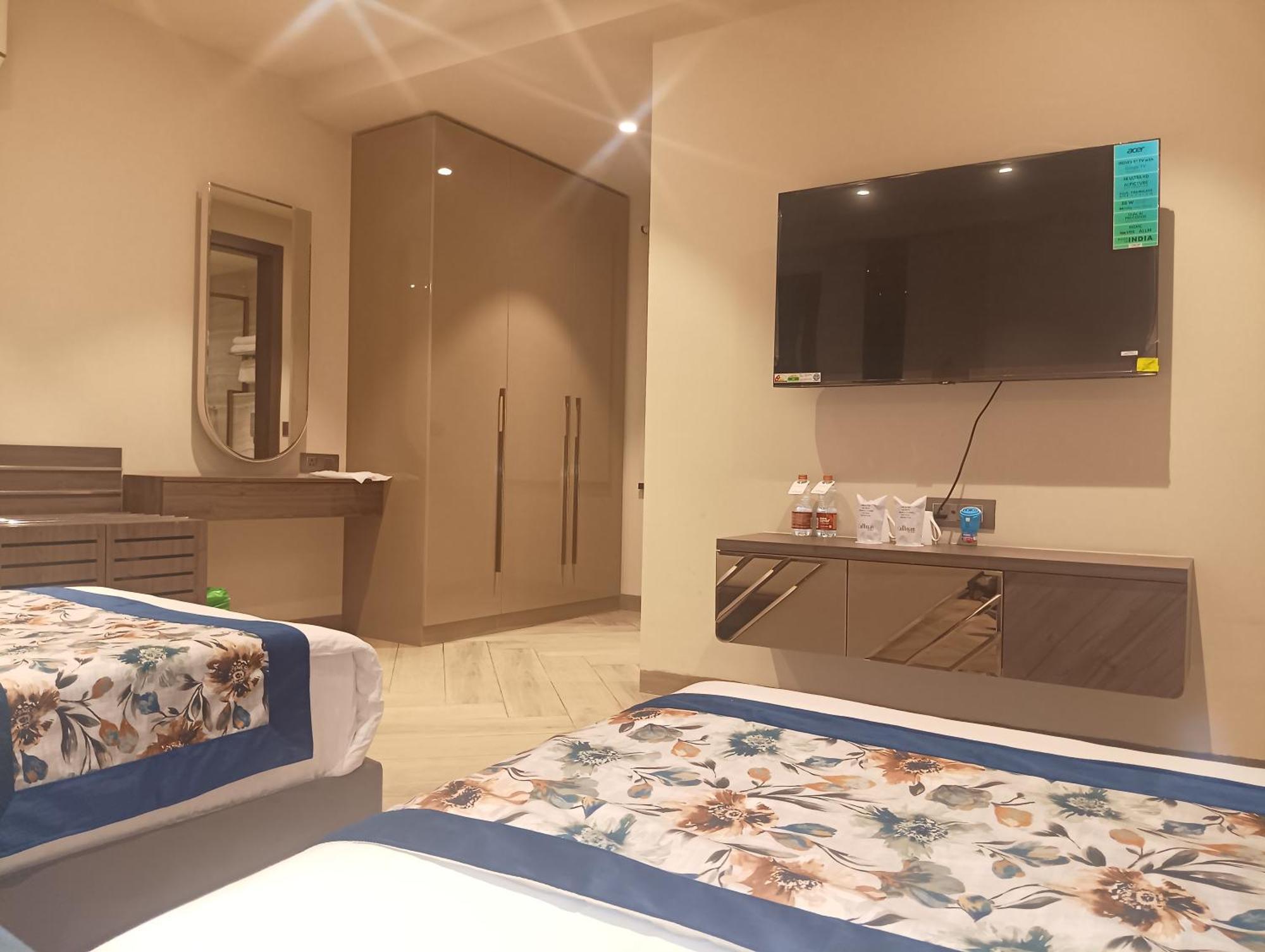 Hotel Cullinan By Qotel Janakpuri Delhi Kültér fotó