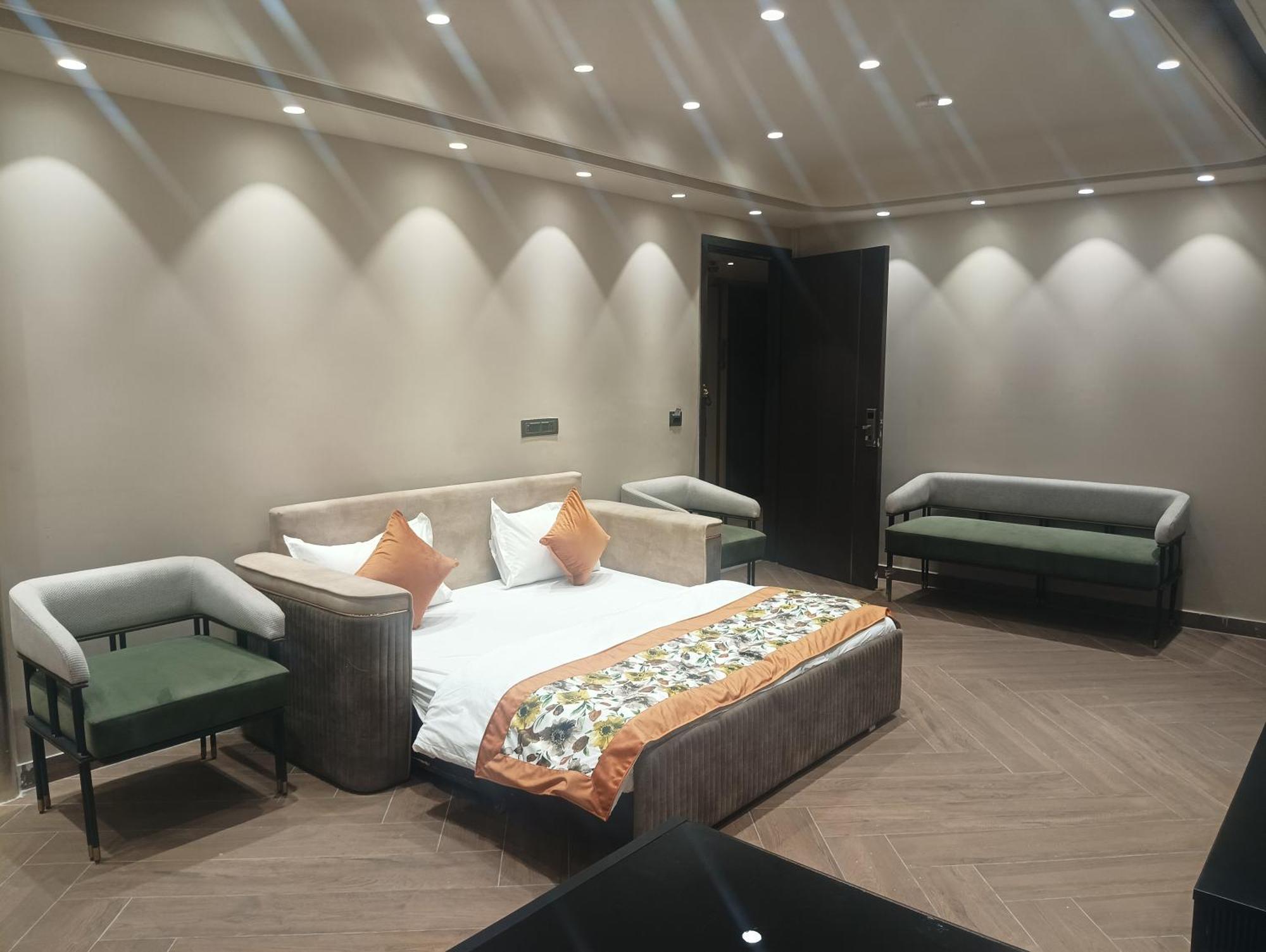Hotel Cullinan By Qotel Janakpuri Delhi Kültér fotó