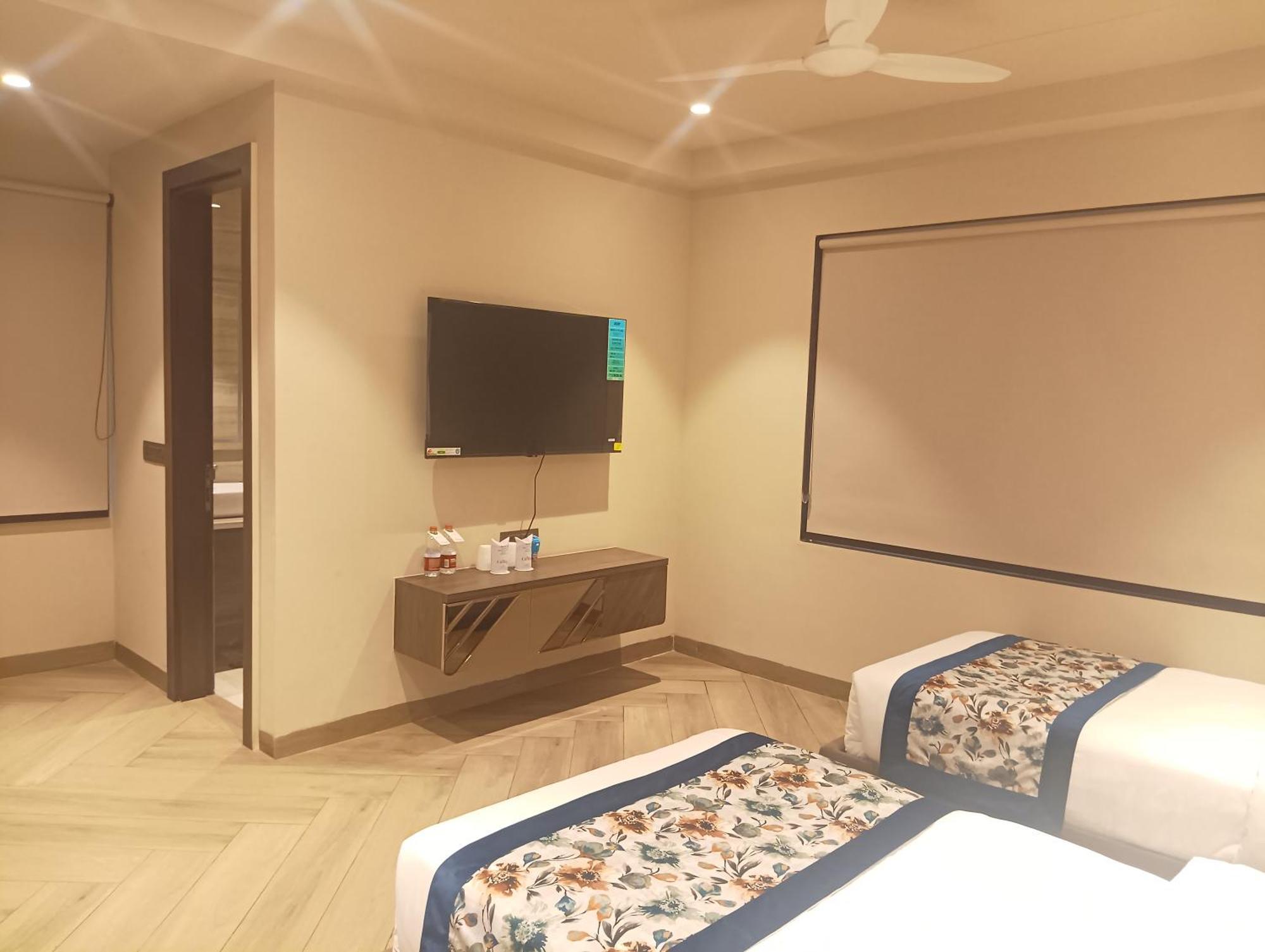 Hotel Cullinan By Qotel Janakpuri Delhi Kültér fotó