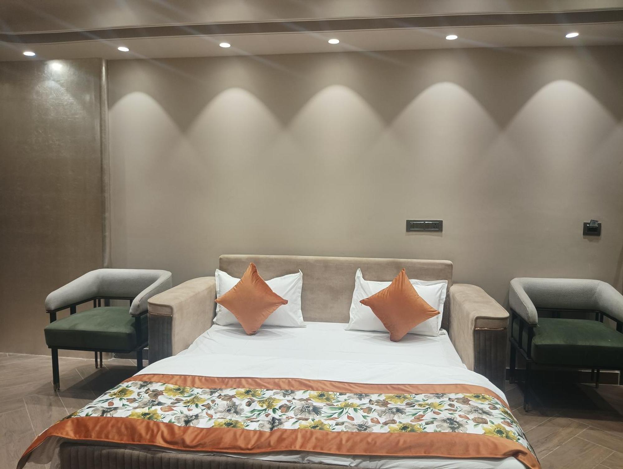 Hotel Cullinan By Qotel Janakpuri Delhi Kültér fotó