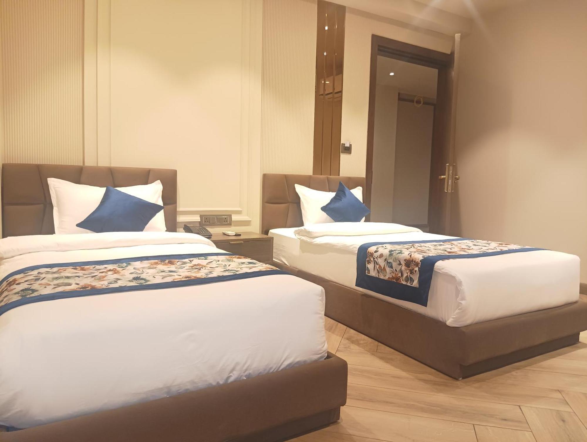 Hotel Cullinan By Qotel Janakpuri Delhi Kültér fotó