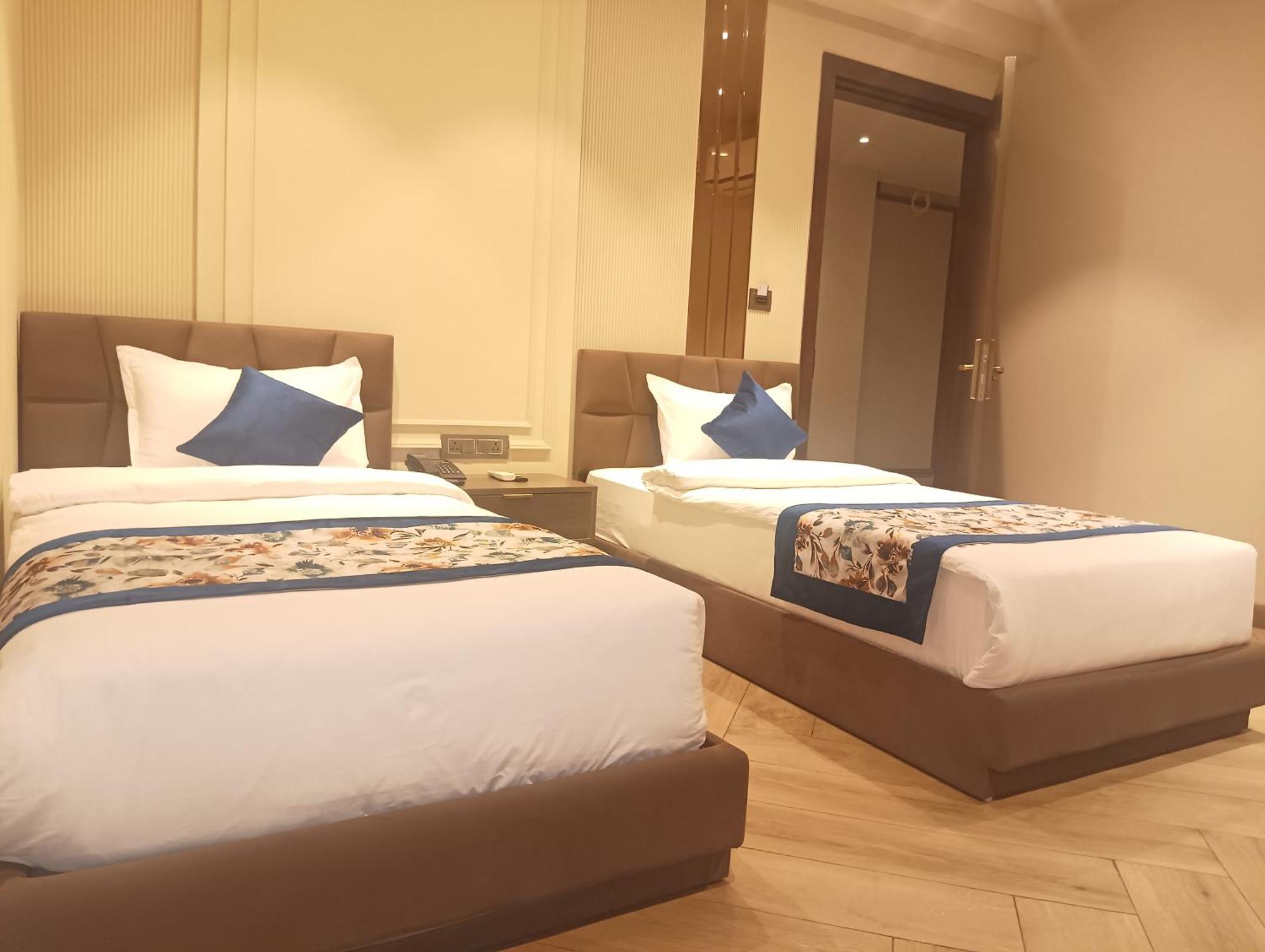 Hotel Cullinan By Qotel Janakpuri Delhi Kültér fotó