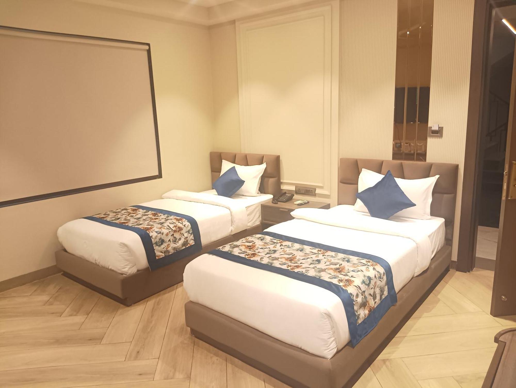 Hotel Cullinan By Qotel Janakpuri Delhi Kültér fotó