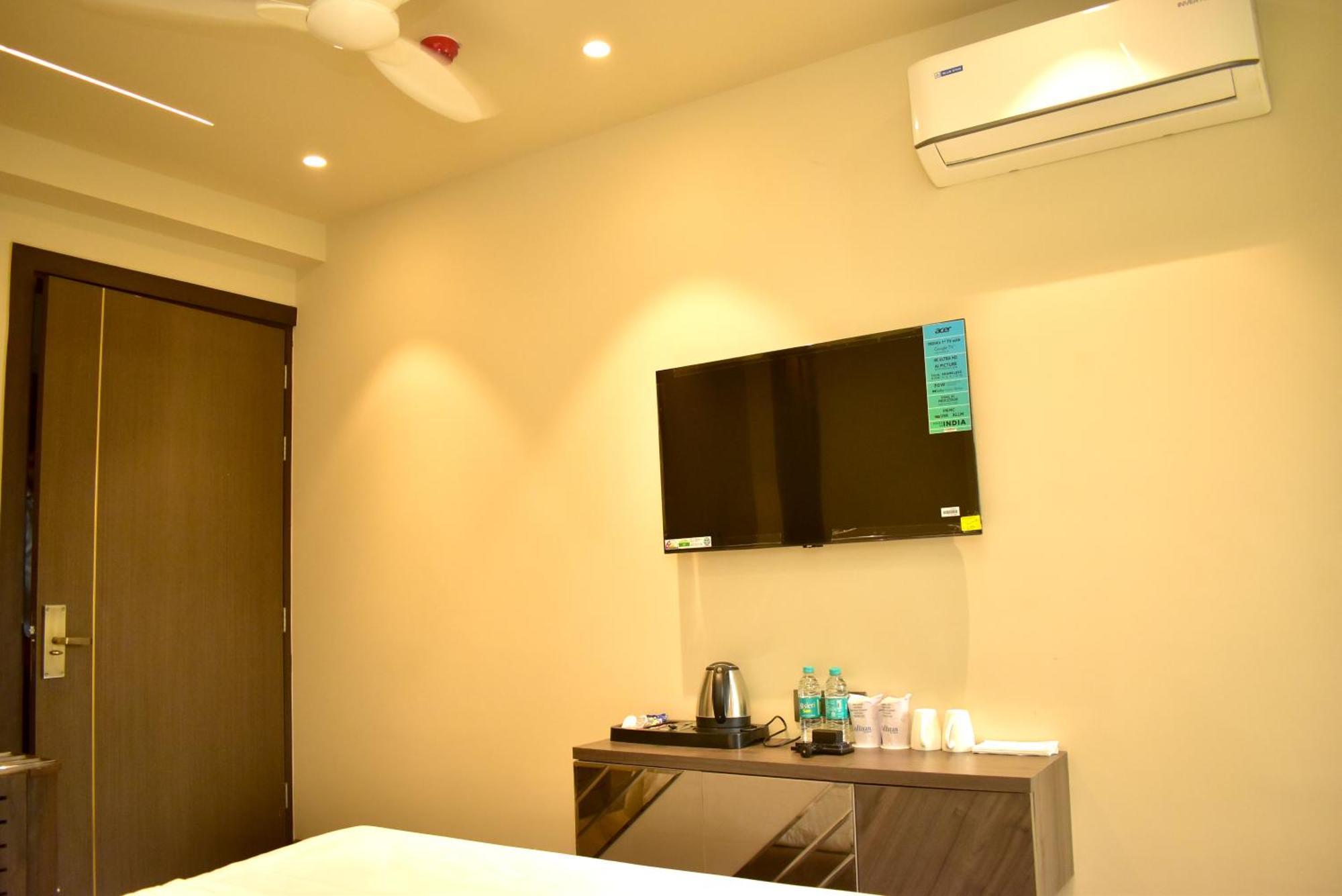Hotel Cullinan By Qotel Janakpuri Delhi Kültér fotó