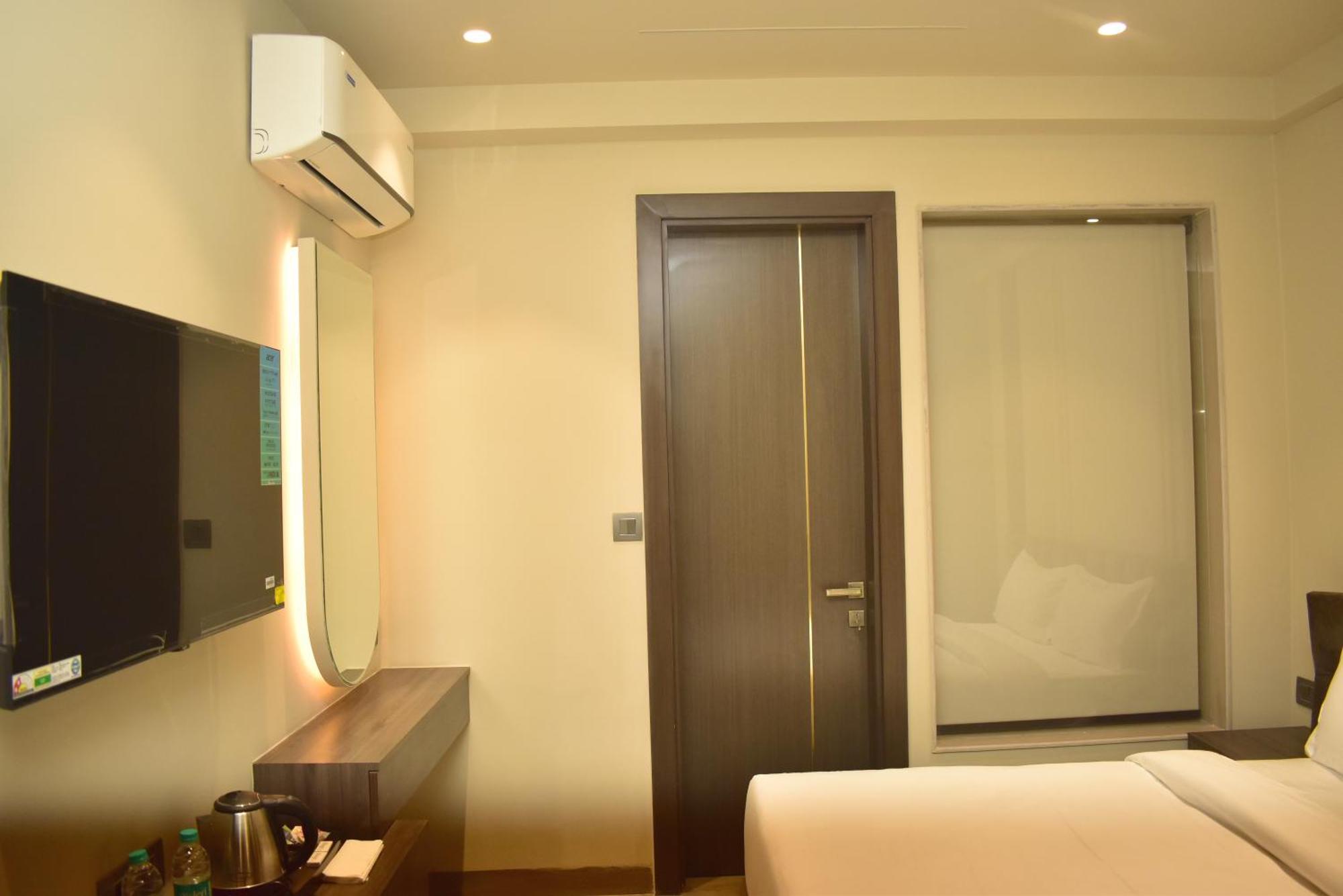 Hotel Cullinan By Qotel Janakpuri Delhi Kültér fotó