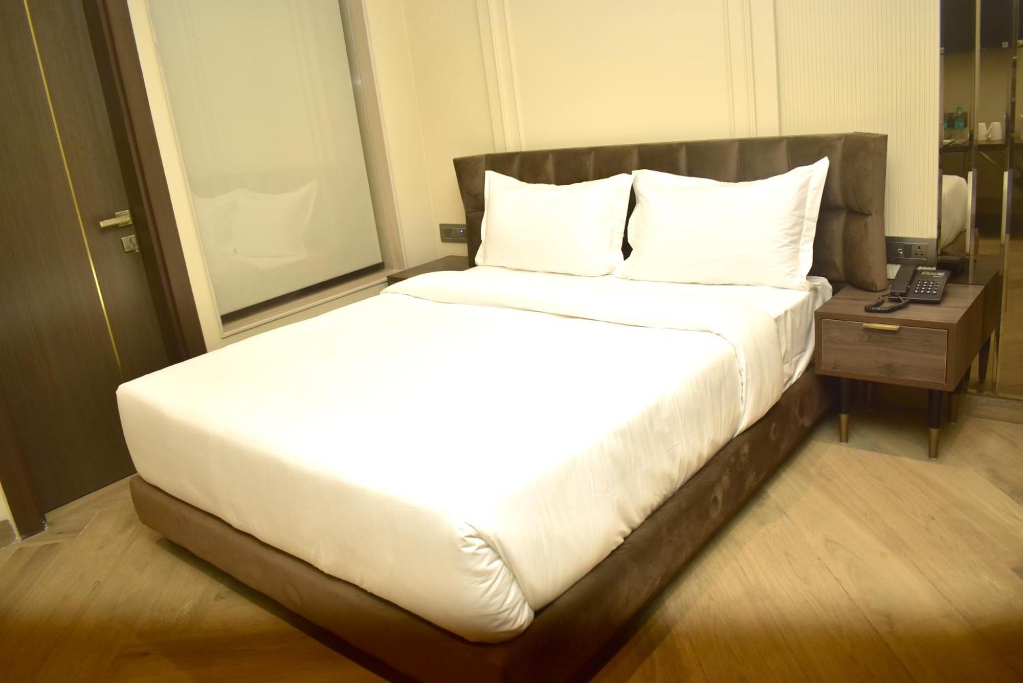 Hotel Cullinan By Qotel Janakpuri Delhi Kültér fotó