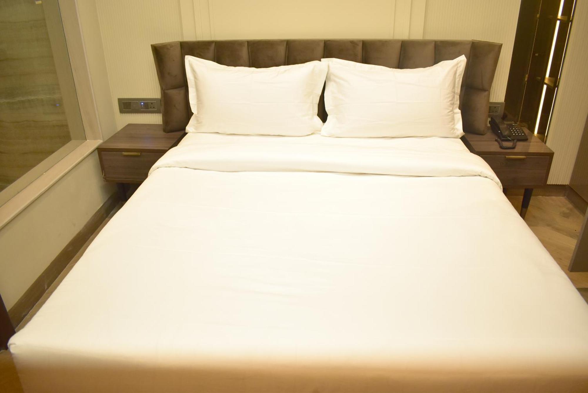 Hotel Cullinan By Qotel Janakpuri Delhi Kültér fotó